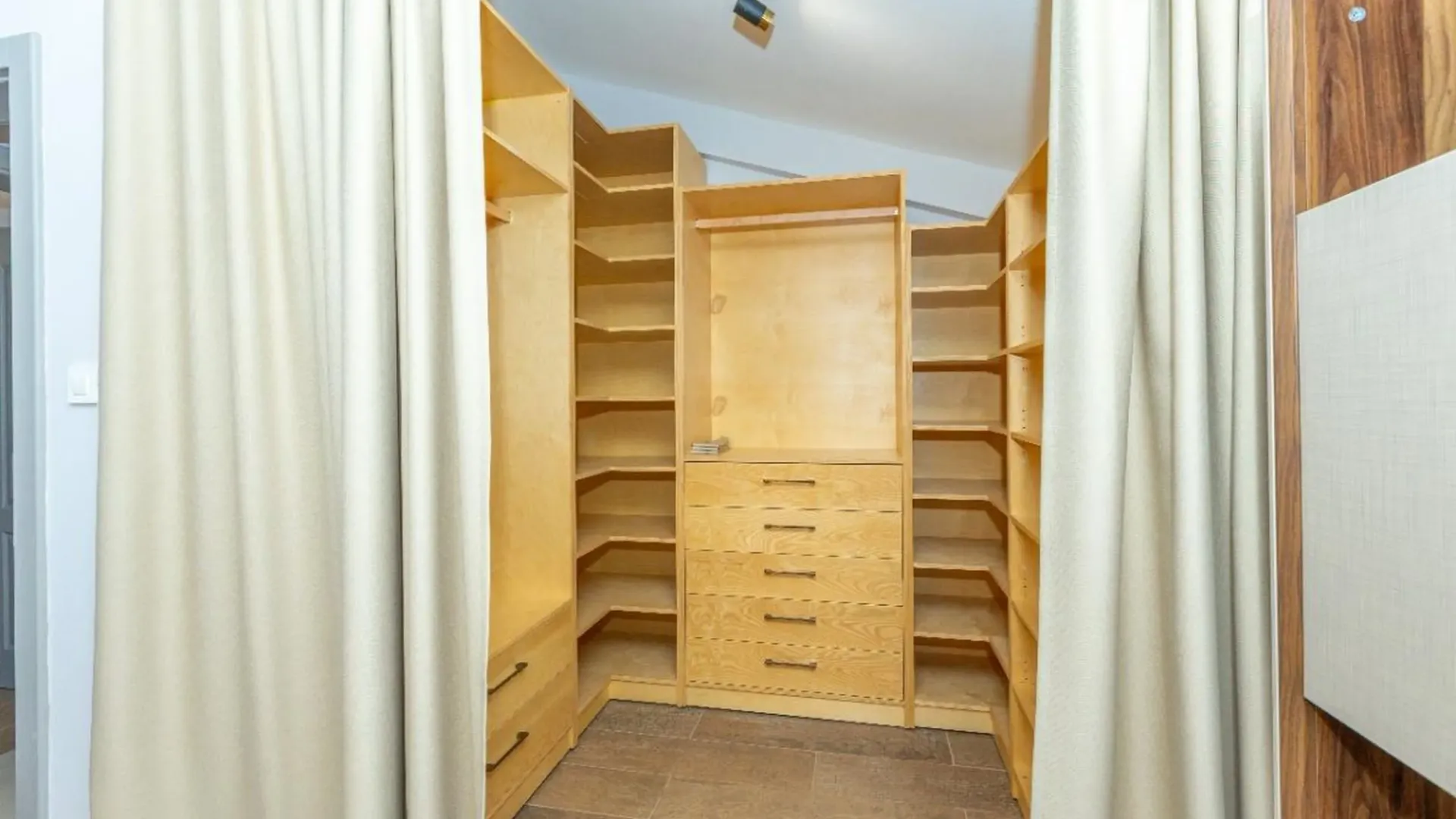 Prodaja, kuća, 234m², Tivat, Crna Gora