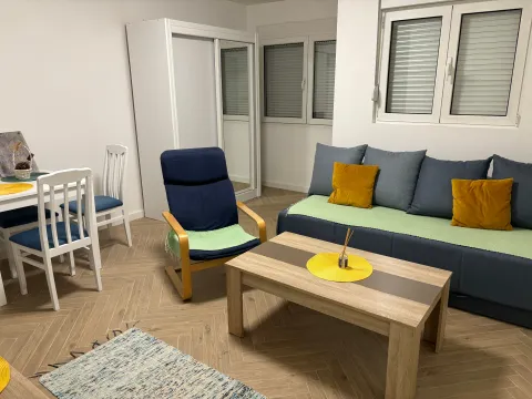 Rent, studio apartment, 28m², Gintaš, Podgorica - image 1