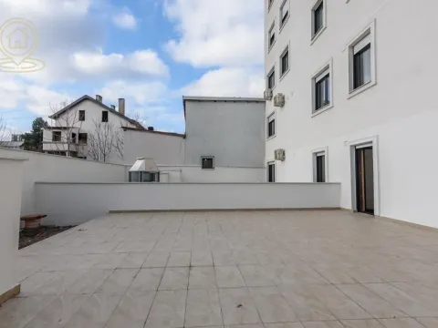 Izdavanje, poslovni prostor, 77m², Voždovac Sve Podlokacije, Beograd - image 16