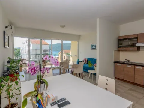 Sale, one bedroom apartment, 73m², Bijela, Herceg Novi - image 10