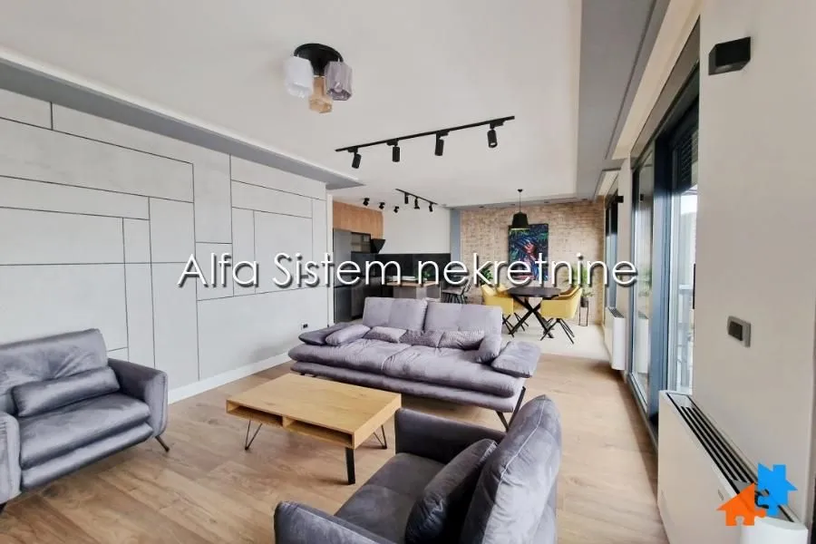 Izdavanje, trosoban stan, 90m², Uciteljsko Naselje, Zvezdara Sve Podlokacije