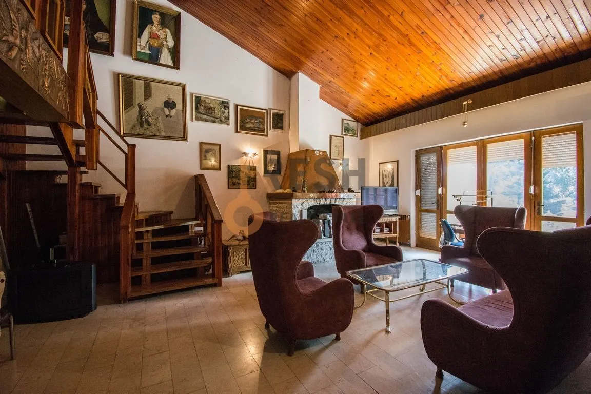 Sale, house, 330m², Masline, Podgorica