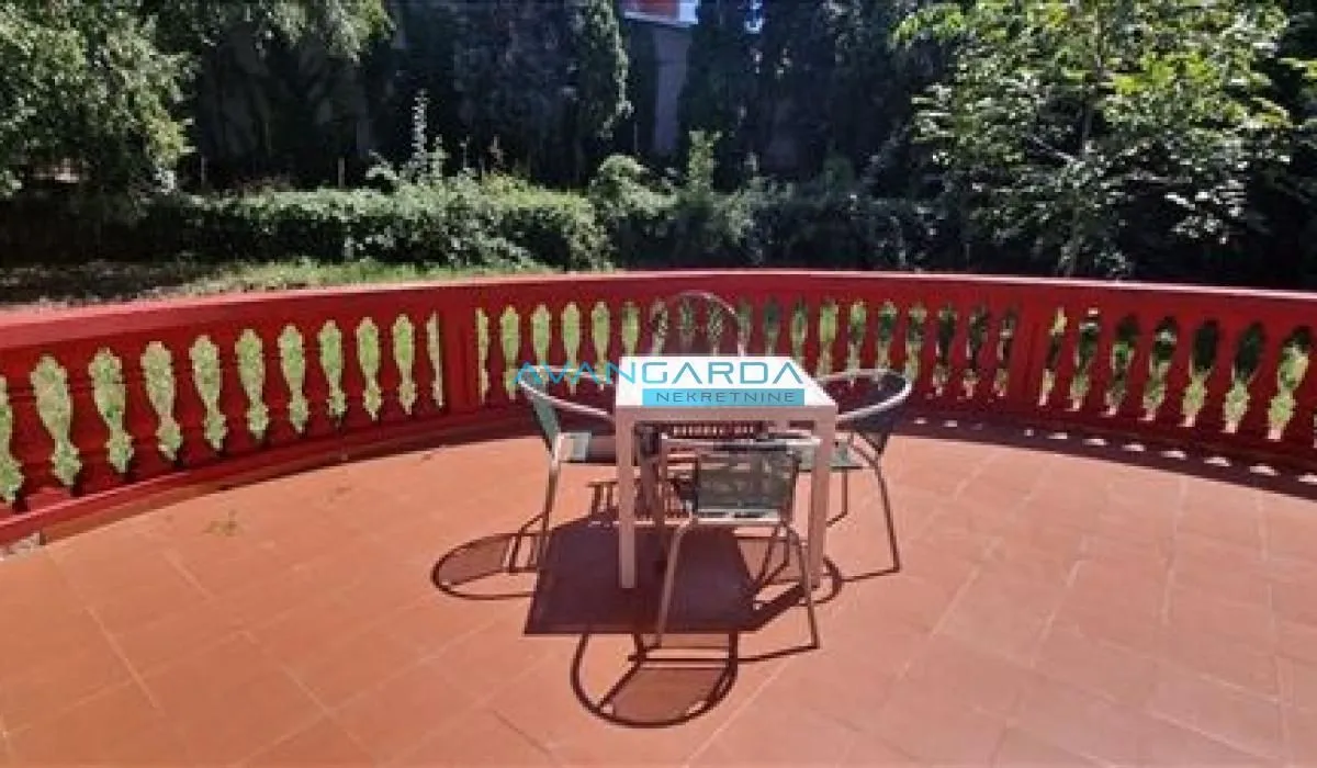 Izdavanje, četvorosoban stan, 210m², Višnjička Banja, Palilula Sve Podlokacije