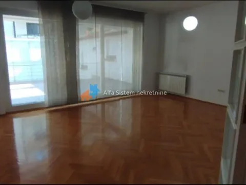 Stan in Vračar Hram