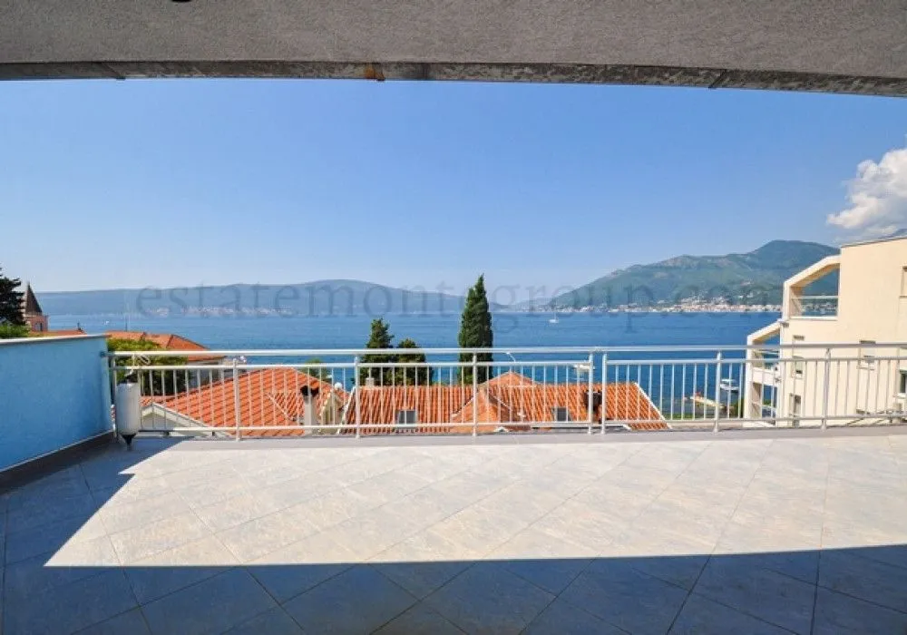 Prodaja, kuća, 220m², Tivat, Crna Gora