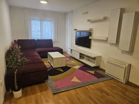 Rent, one bedroom apartment, 43m², City Kvart, Podgorica - image 1