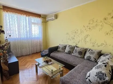 Izdavanje, jednosoban stan, 50m², Preko Morače, Podgorica