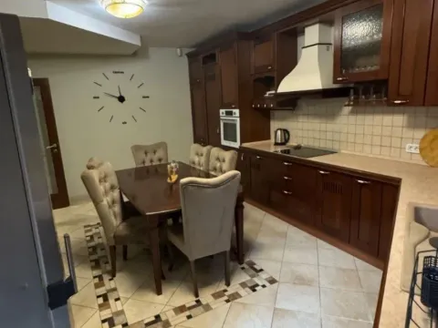 Izdavanje, trosoban stan, 150m², Budva, Crna Gora - image 3