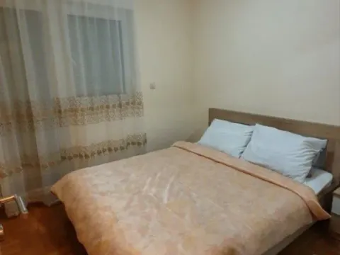 Izdavanje, dvosoban stan, 70m², Stari Aerodrom, Podgorica - image 10