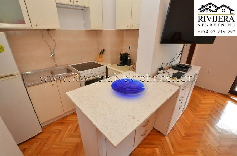 Prodaja, dvosoban stan, 60m², Baošići, Herceg Novi