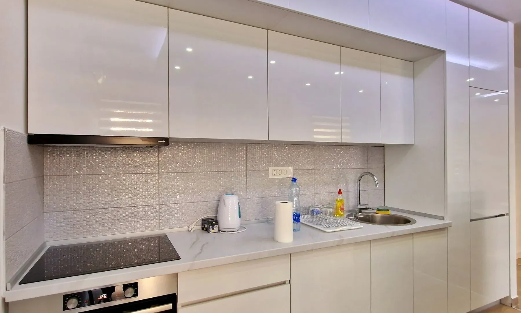 Prodaja, dvosoban stan, 70m², Bečići, Budva