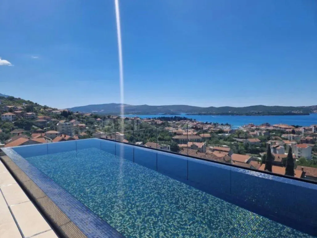 Prodaja, dvosoban stan, 50m², Tivat, Crna Gora