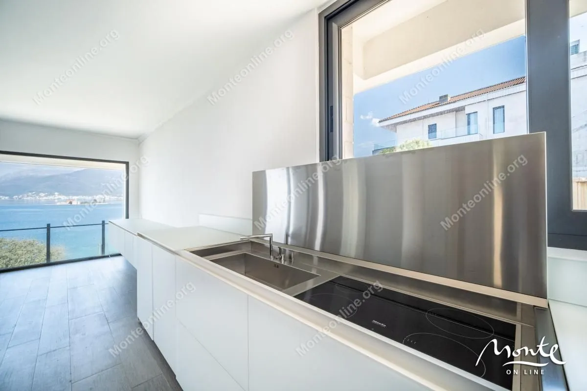 Prodaja, kuća, 770m², Krašići, Tivat