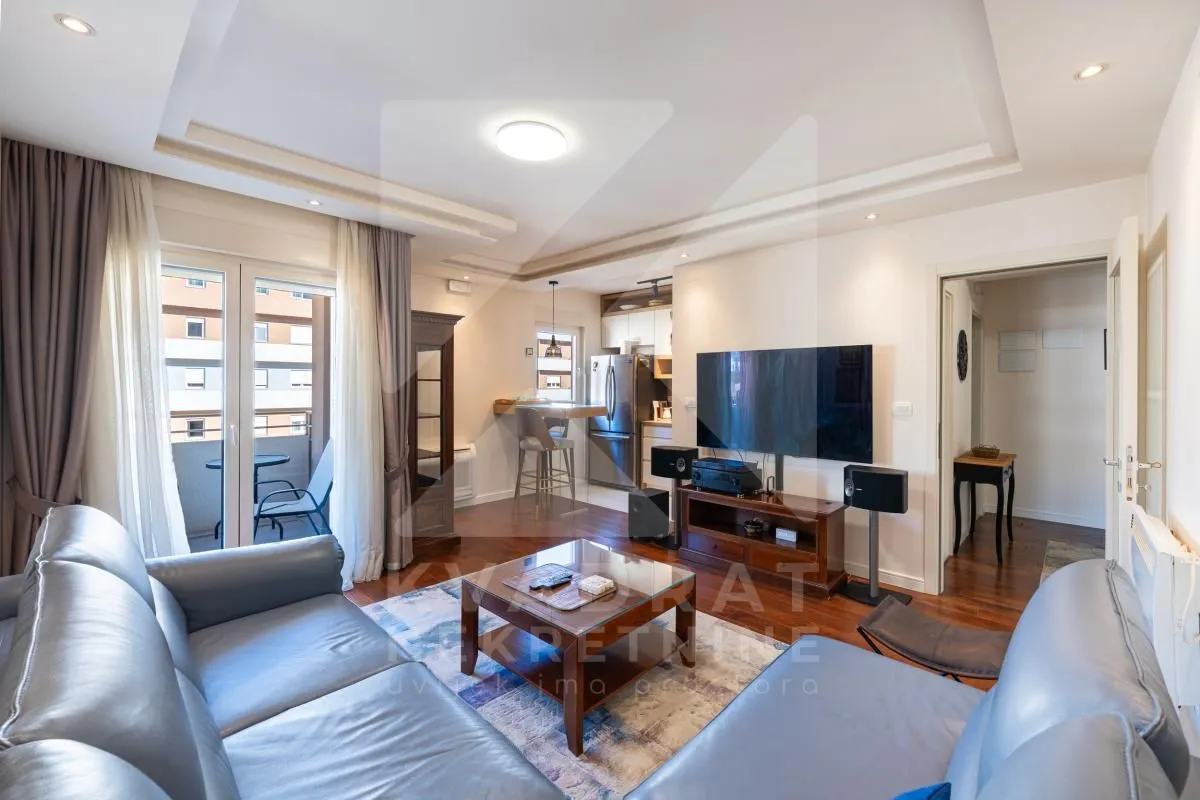 Prodaja, dvosoban stan, 68m², Central Point, Podgorica