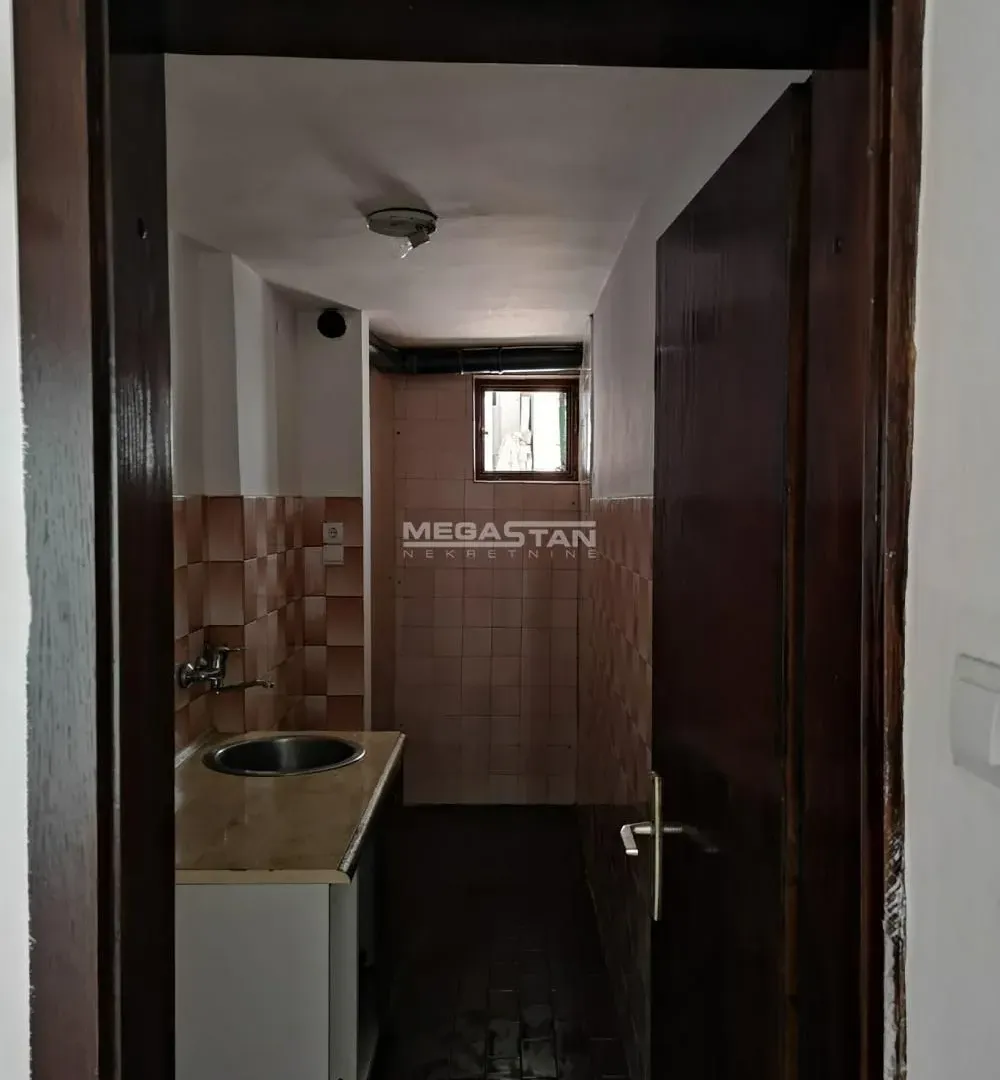 Prodaja, jednosoban stan, 37m², Slavujev Venac, Zvezdara Sve Podlokacije