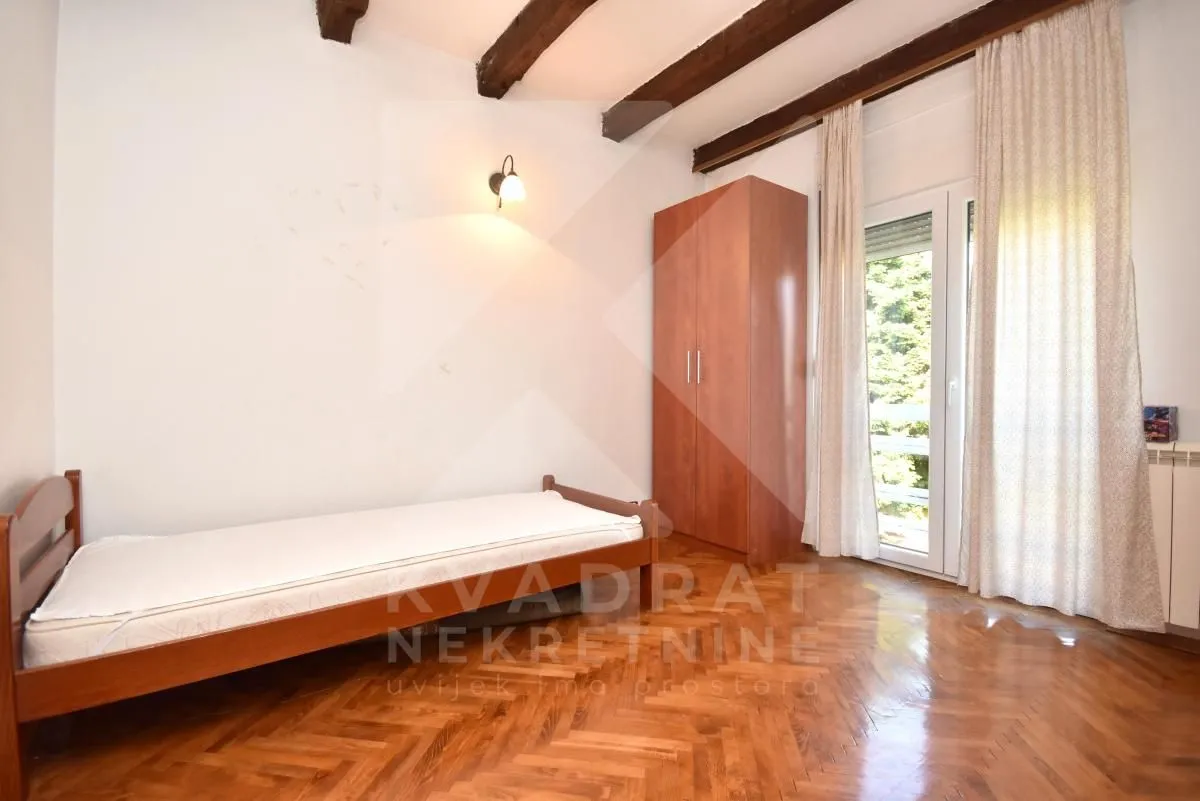 Izdavanje, kuća, 250m², Stari Aerodrom, Podgorica