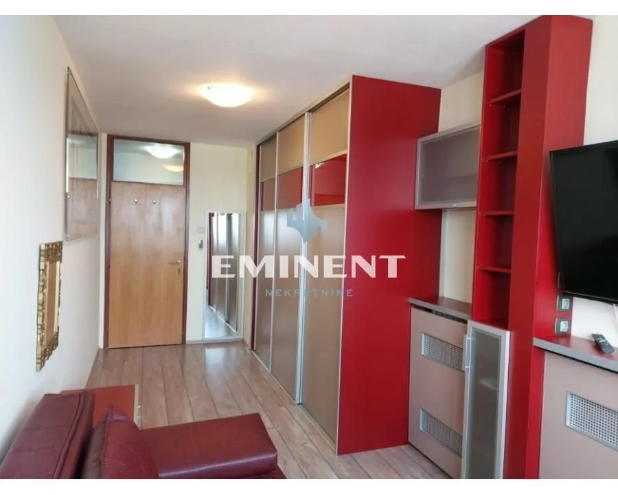 Izdavanje, četvorosoban stan, 115m², Hala Pionir, Palilula Sve Podlokacije
