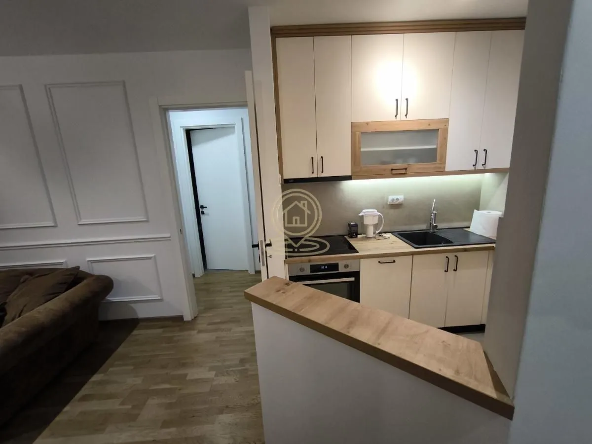 Izdavanje, trosoban stan, 60m², Južni Bulevar, Vračar Sve Podlokacije
