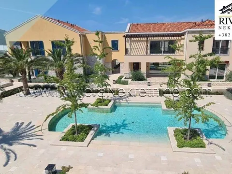 Prodaja, trosoban stan, 18405m², Kumbor, Herceg Novi - image 2