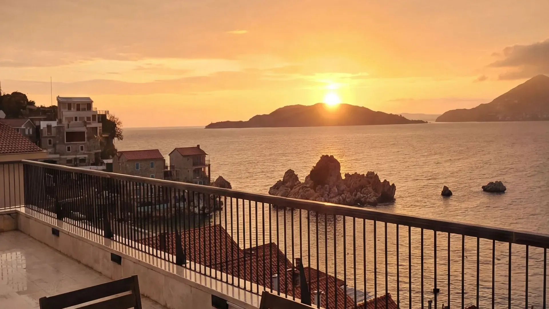 Prodaja, ugostiteljski objekat, 430m², Pržno, Budva