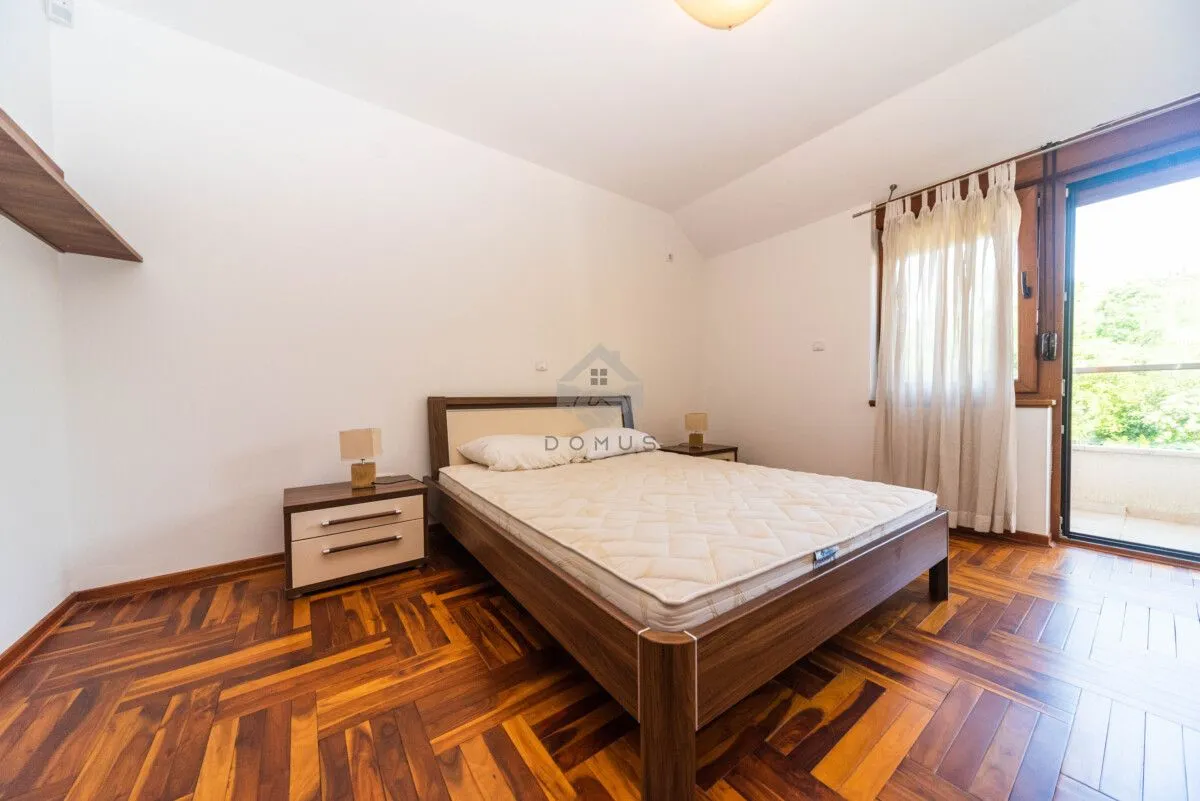 Prodaja, četvorosoban stan, 175m², Gorica C, Podgorica