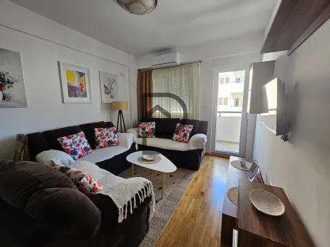 Izdavanje, jednosoban stan, 40m², Zabjelo, Podgorica - image 1