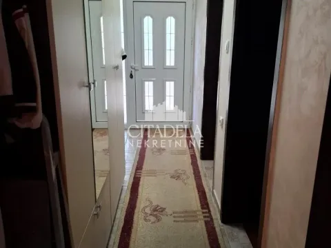 Sale, house, 225m², Surčin, Beograd - image 2