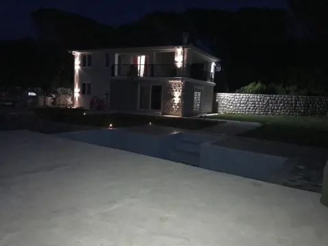 Prodaja, stan, 200m², Blok 6, Podgorica - image 7