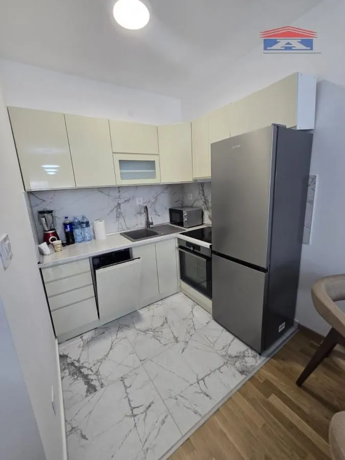 Izdavanje, dvosoban stan, 60m², Avijatičarsko naselje, Novi Sad Sve Podlokacije