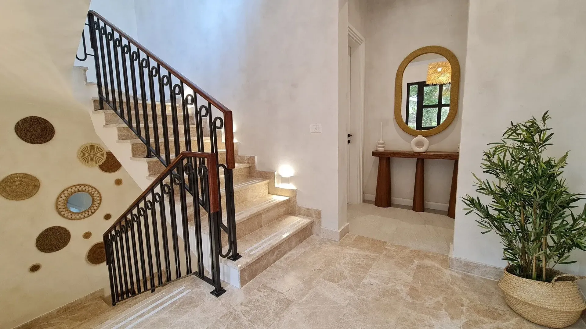 Sale, house, 170m², Skočiđevojka, Budva