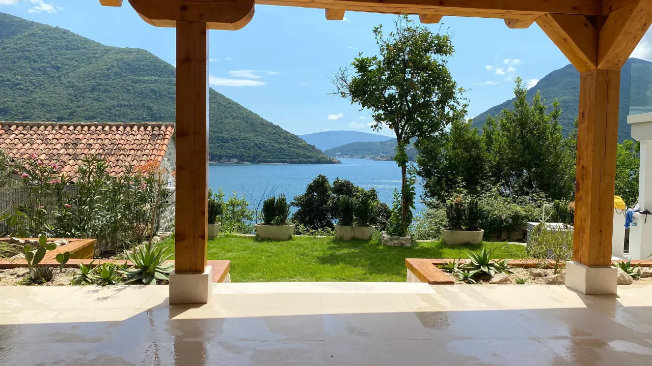 Sale, one bedroom apartment, 57m², Perast, Kotor