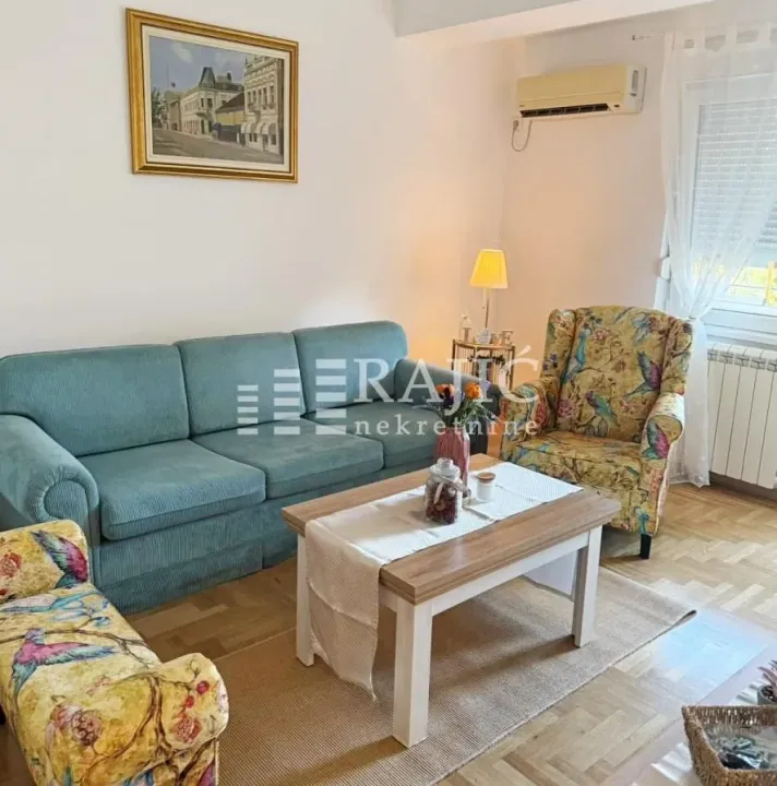 Rent, two bedroom apartment, 53m², Južni Bulevar, Vračar Sve Podlokacije