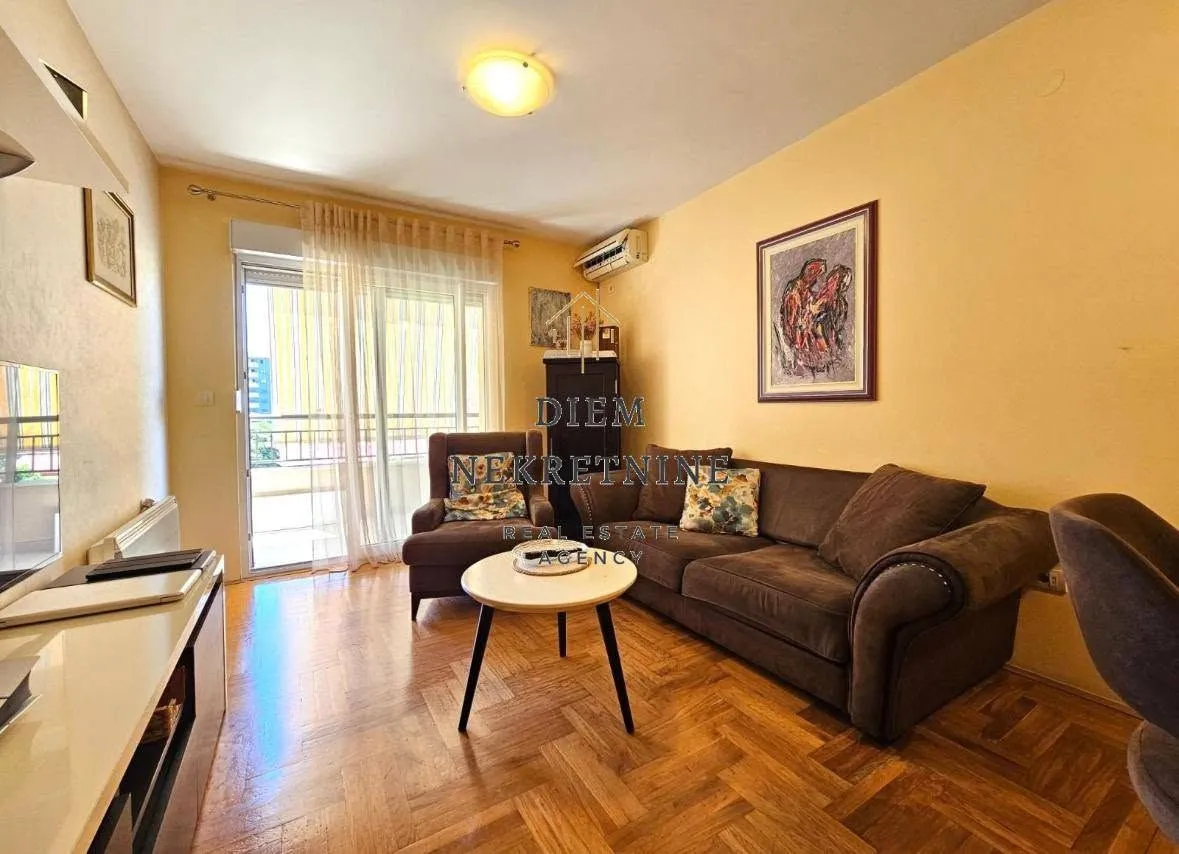 Sale, two bedroom apartment, 69m², Centar, Bar