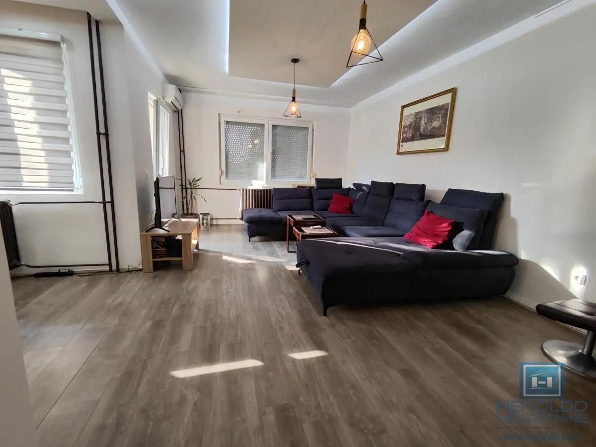 Prodaja, dvosoban stan, 67m², Sarina Medja, Jagodina