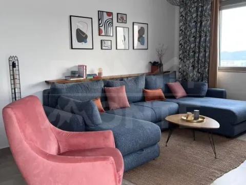 Izdavanje, dvosoban stan, 80m², Tivat, Crna Gora - image 1