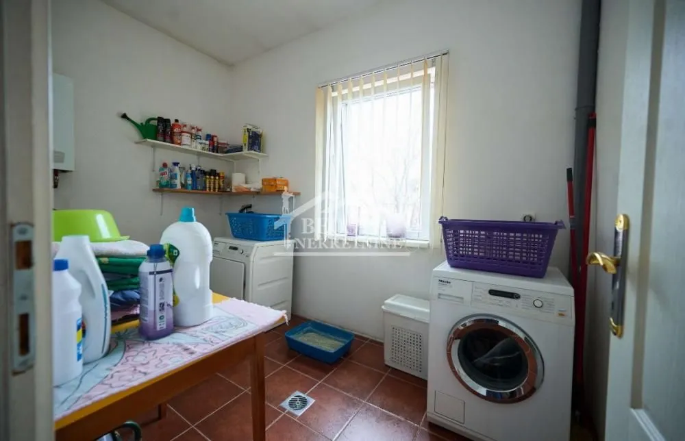 Prodaja, kuća, 304m², Kikinda, Srbija