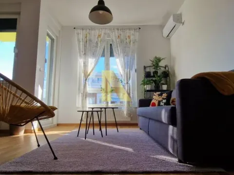 Prodaja, garsonjera, 31m², Adamovićevo Naselje, Novi Sad Sve Podlokacije