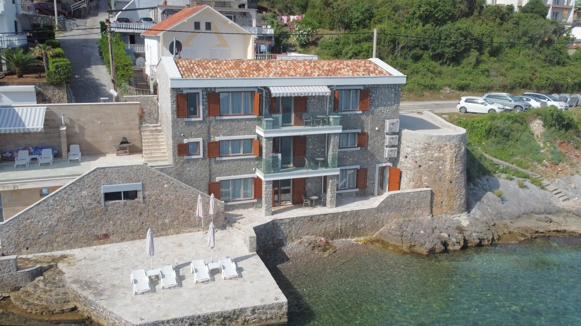 Prodaja, kuća, 314m², Tivat, Crna Gora