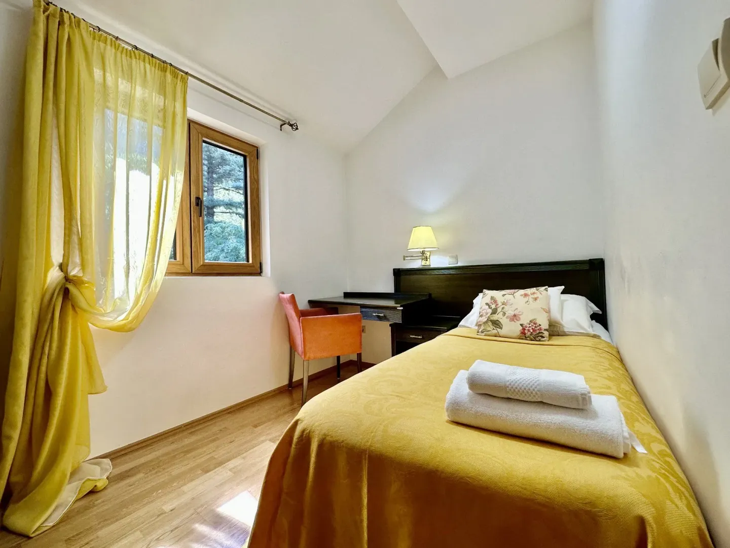 Rent, two bedroom apartment, 80m², Dobrota, Kotor