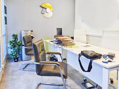 Prodaja, poslovni prostor, 35m², Stari Aerodrom, Podgorica - image 3