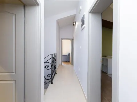 Sale, house, 234m², Tivat, Crna Gora - image 7