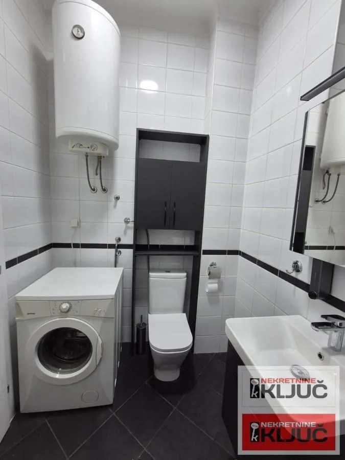 Prodaja, jednosoban stan, 32m², Centar, Novi Sad