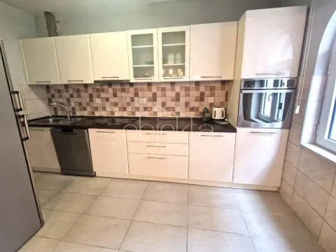 Izdavanje, stan, 144m², Tivat, Crna Gora - image 2