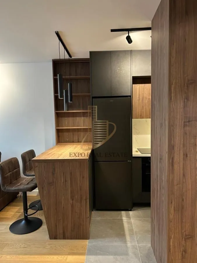Izdavanje, jednosoban stan, 42m², Sajmište, Novi Sad