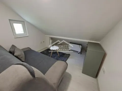 Rent, one bedroom apartment, 40m², Skojevsko Naselje, Beograd - image 8