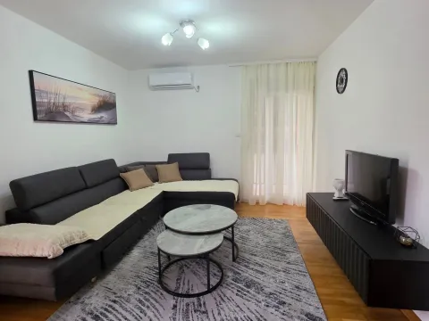 Rent, one bedroom apartment, 44m², Dalmatinska ulica, Podgorica - image 2