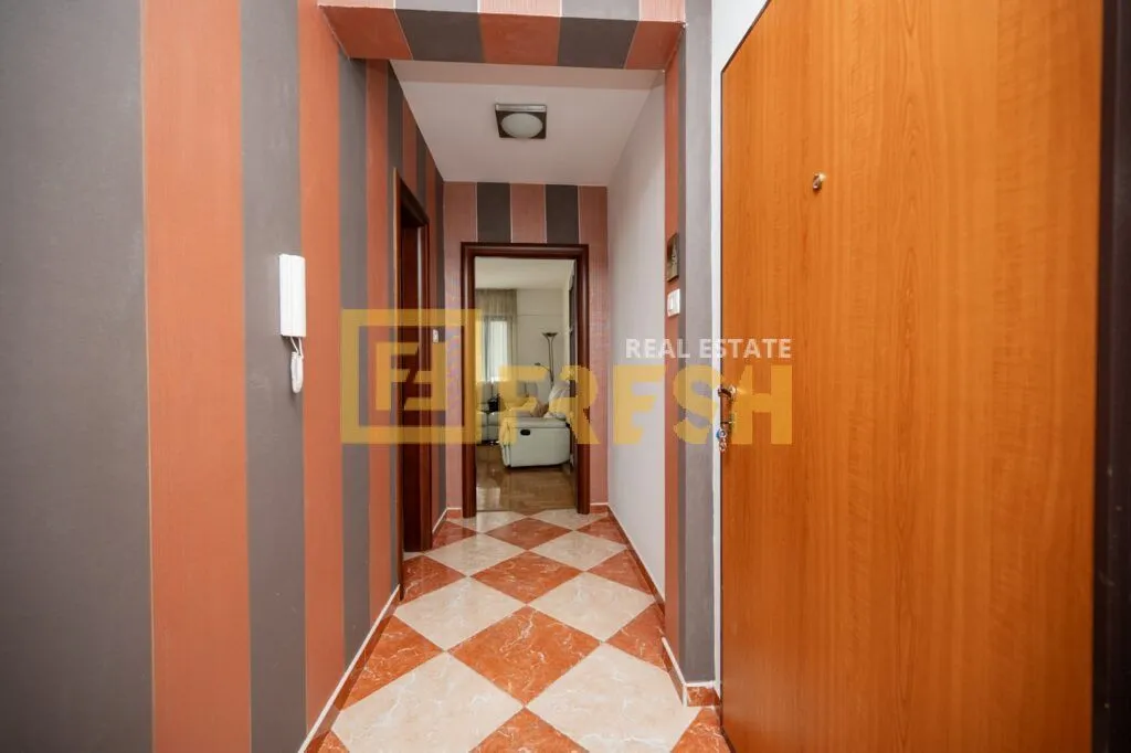 Izdavanje, trosoban stan, 80m², City Kvart, Podgorica