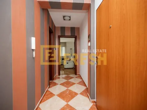 Izdavanje, trosoban stan, 80m², City Kvart, Podgorica - image 23