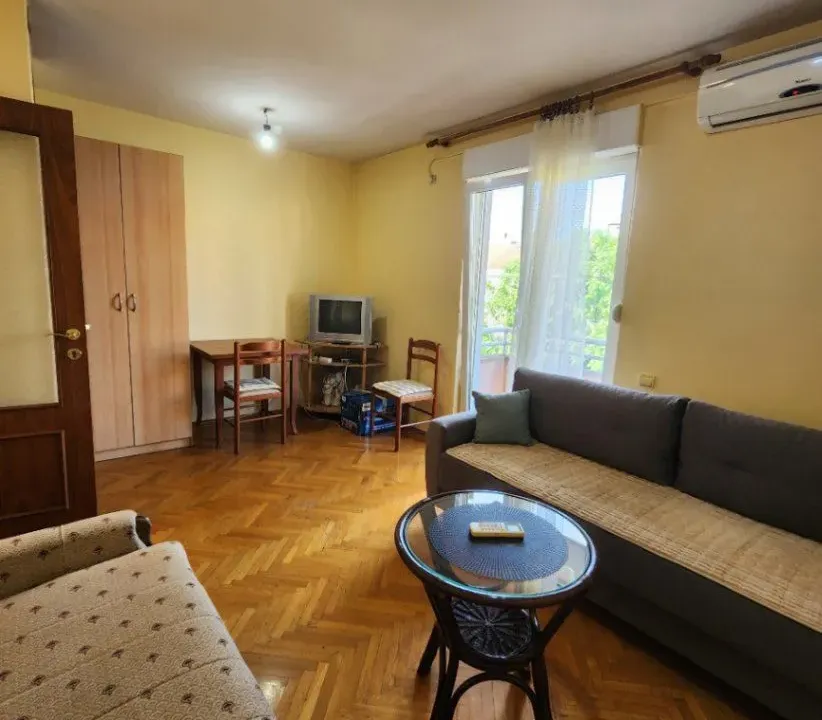 Rent, studio apartment, 26m², Stari Aerodrom, Podgorica