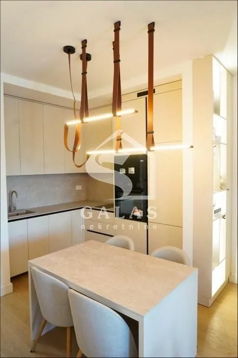 Izdavanje, dvosoban stan, 50m², Novi Beograd Blok 64, Novi Beograd Sve Podlokacije